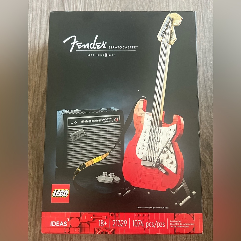 New LEGO Guitar Fender Red and White Stratocaster  Set